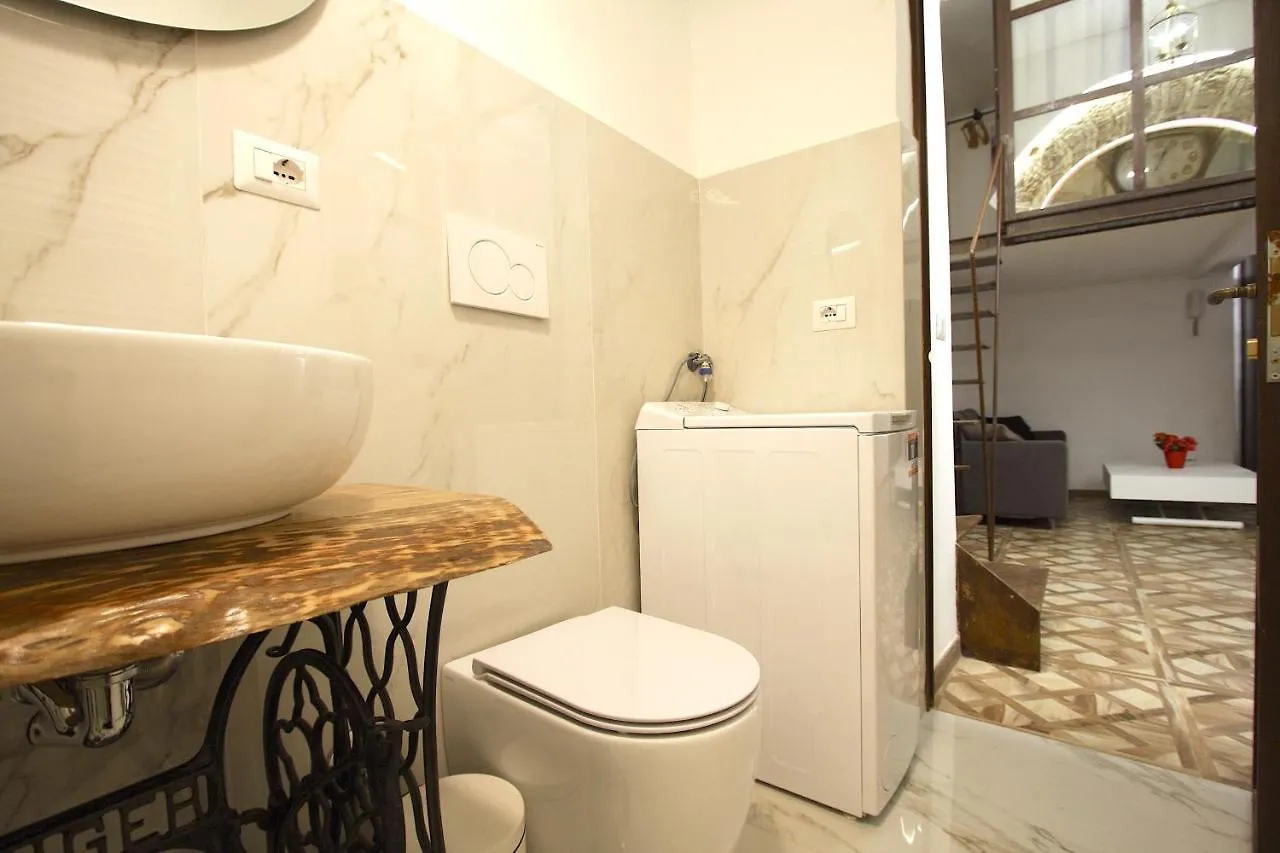 Monti Holiday House Rome Apartment